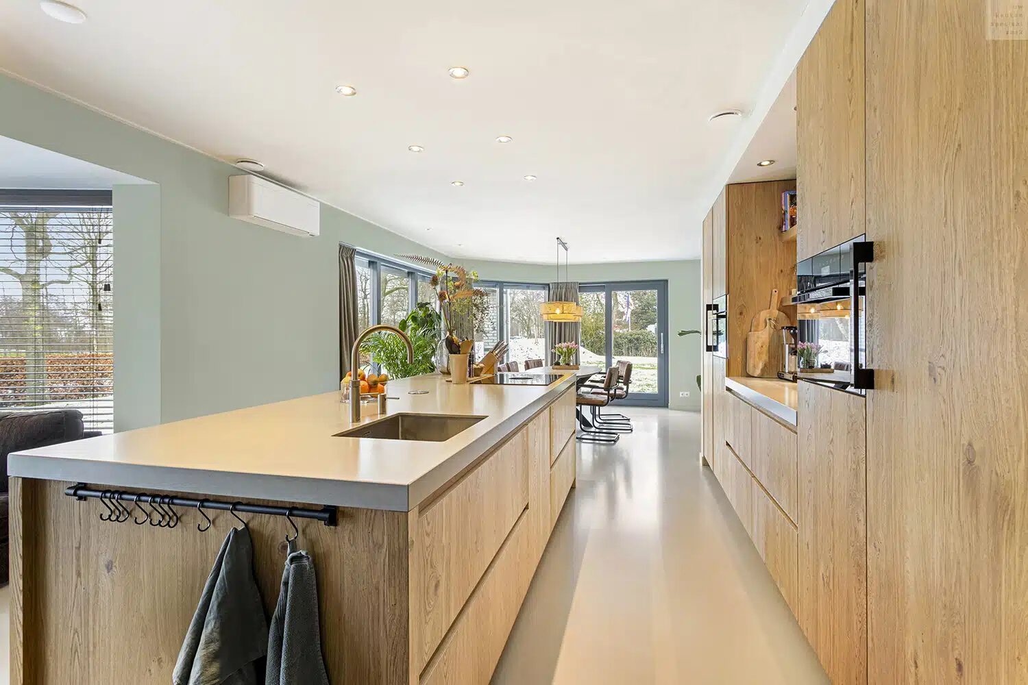 KBC Keukens & Badkamers showroom in Scharnegoutum